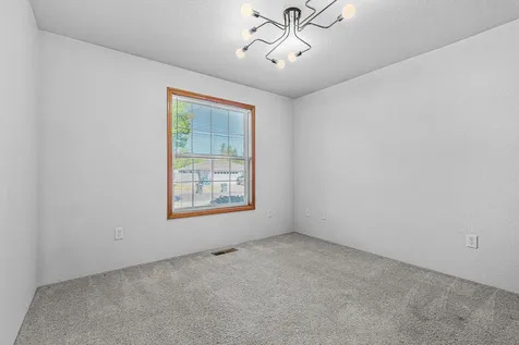 1313 Andrew Drive Medford OR 97501
