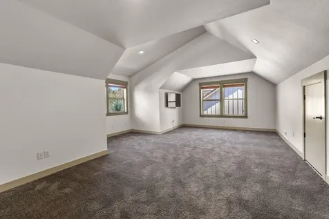 61474 Linton Loop Bend OR 97702