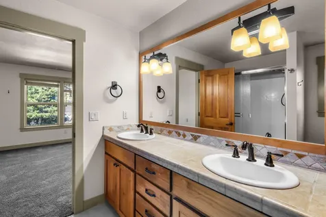 61474 Linton Loop Bend OR 97702