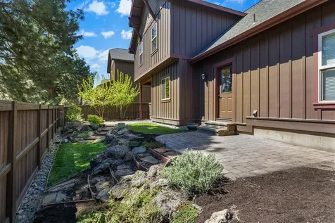 61474 Linton Loop Bend OR 97702