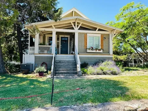 909-911 Wabash Avenue Medford OR 97504