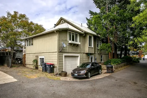 909-911 Wabash Avenue Medford OR 97504