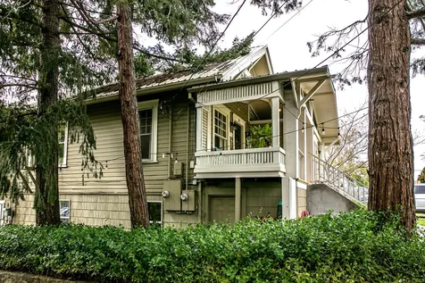 909-911 Wabash Avenue Medford OR 97504