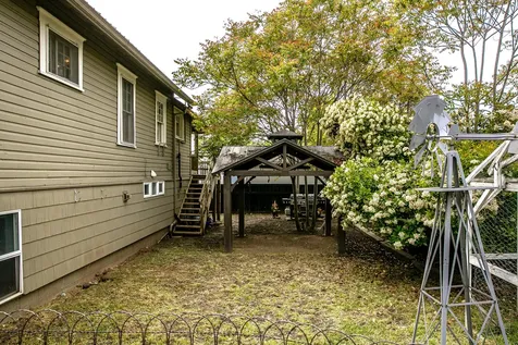 909-911 Wabash Avenue Medford OR 97504
