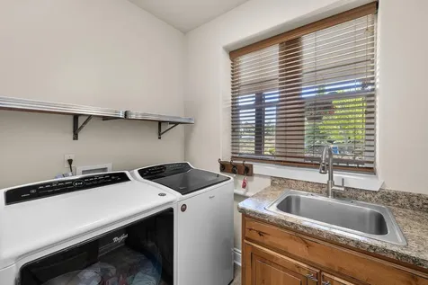 2511 SW 43rd Court Redmond OR 97756