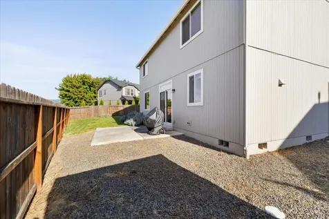 1802 Ingram Lane Medford OR 97501