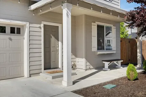 1802 Ingram Lane Medford OR 97501