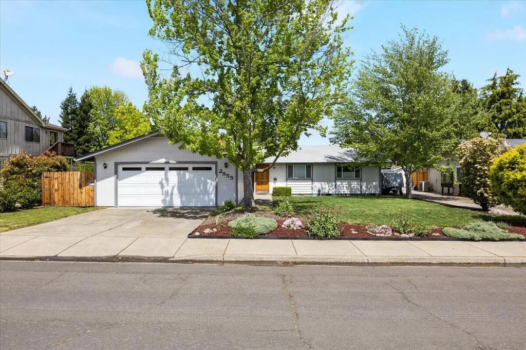 2555 Brookside Drive Medford OR 97504