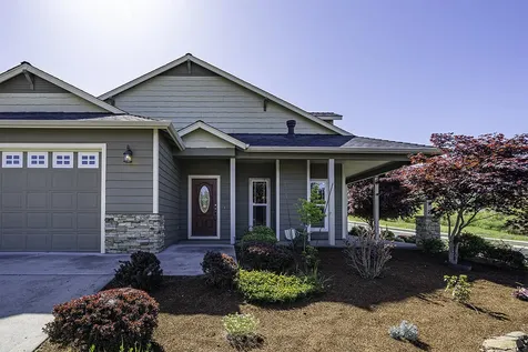 4328 Tamarack Drive Medford OR 97504