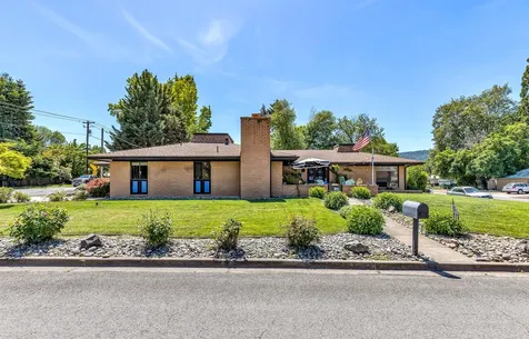 11 Rachel Drive Central Point OR 97502
