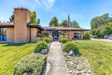 11 Rachel Drive Central Point OR 97502