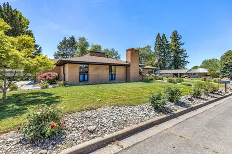 11 Rachel Drive Central Point OR 97502