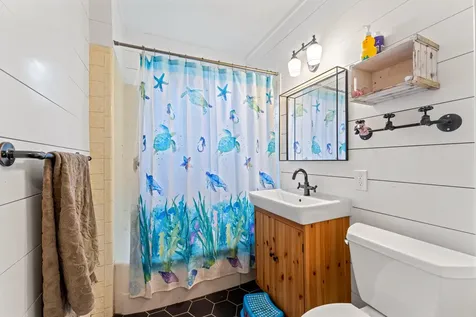 918 NE 8th Street Grants Pass OR 97526