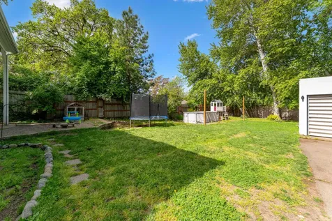 918 NE 8th Street Grants Pass OR 97526