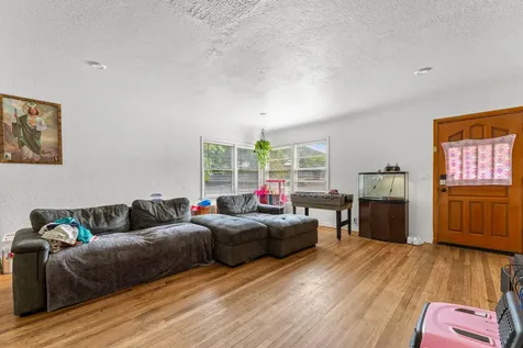 918 NE 8th Street Grants Pass OR 97526