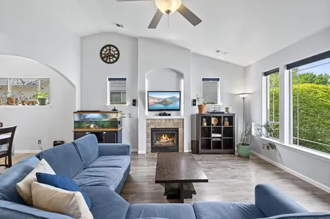 1353 Kyle Street Medford OR 97501