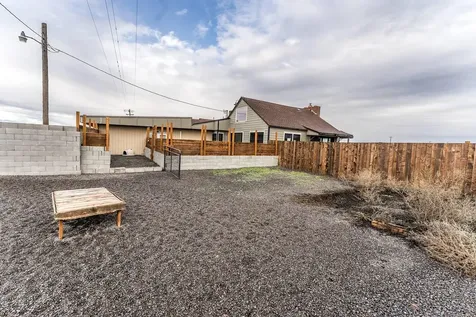 1181 NW Elm Lane Madras OR 97741