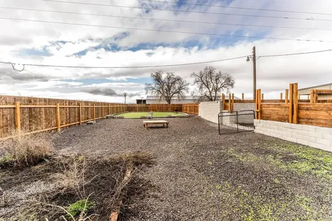 1181 NW Elm Lane Madras OR 97741