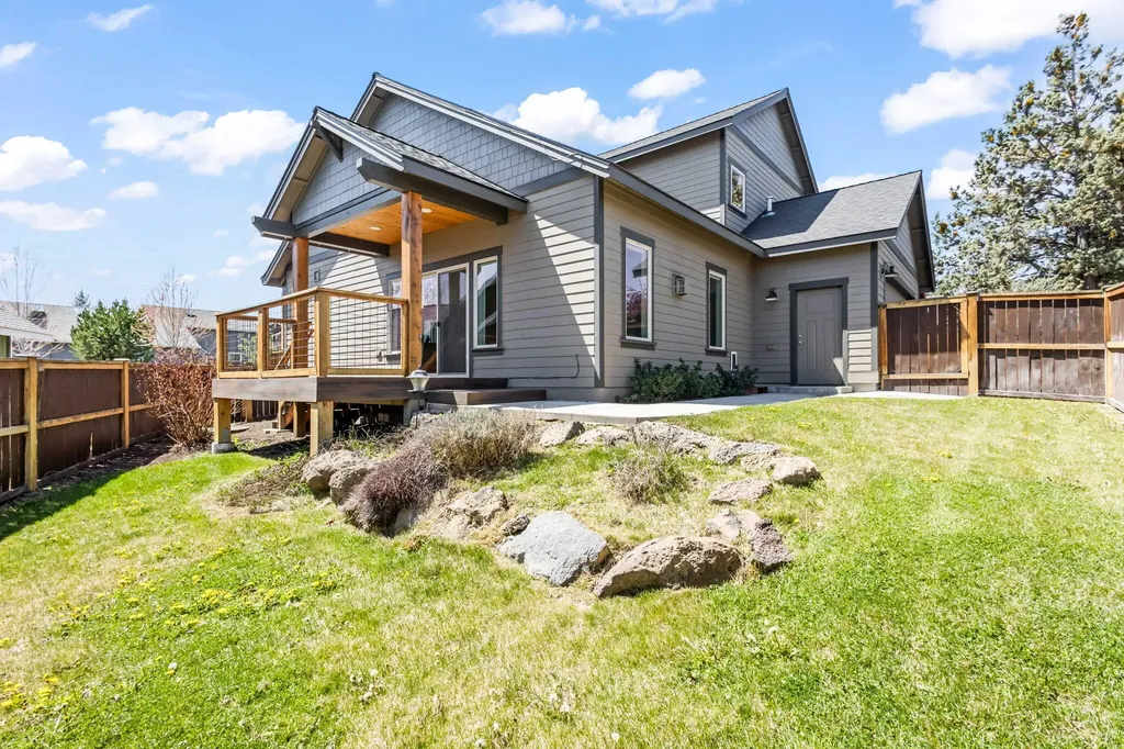 2788 NE Great Horned Place Bend OR 97701