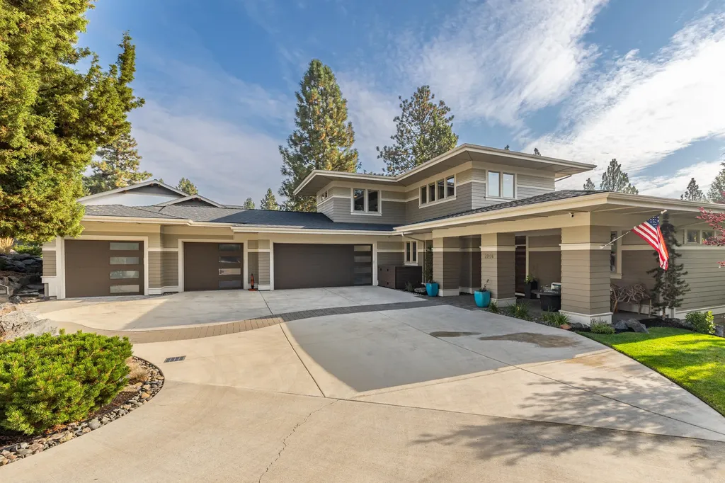 2204 NW Lolo Drive Bend OR 97703