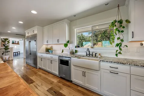 4640 Scenic Avenue Central Point OR 97502