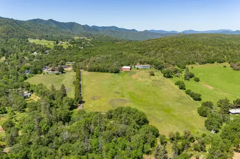 4640 Scenic Avenue Central Point OR 97502