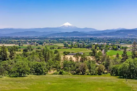 4640 Scenic Avenue Central Point OR 97502