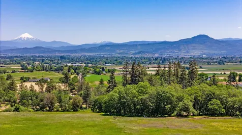 4640 Scenic Avenue Central Point OR 97502