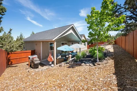 2447 SW Valleyview Drive Redmond OR 97756