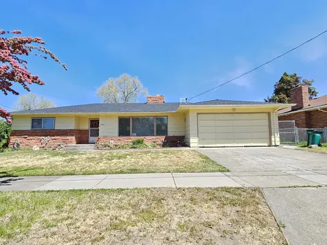 2447 Darrow Avenue Klamath Falls OR 97601