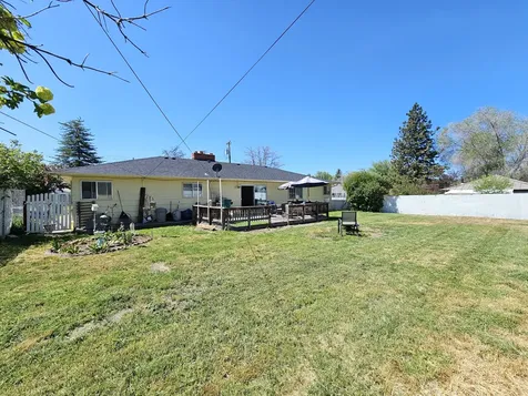 2447 Darrow Avenue Klamath Falls OR 97601