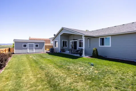 525 A Street Culver OR 97734
