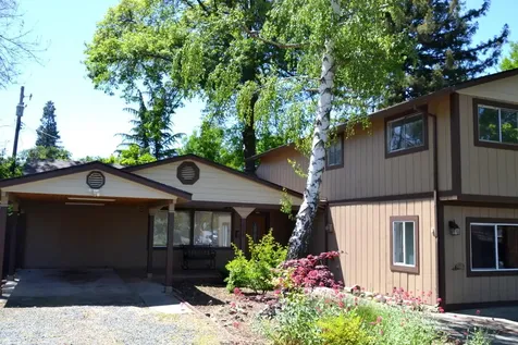 1604 Crown Avenue Medford OR 97504