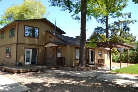 1604 Crown Avenue Medford OR 97504