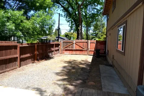 1604 Crown Avenue Medford OR 97504