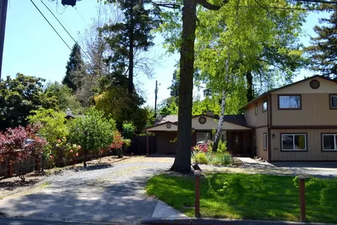 1604 Crown Avenue Medford OR 97504