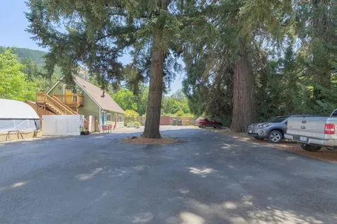 2100 Rogue River Highway Grants Pass OR 97527