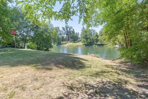 2100 Rogue River Highway Grants Pass OR 97527