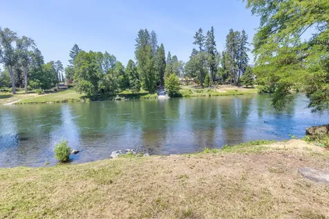 2100 Rogue River Highway Grants Pass OR 97527