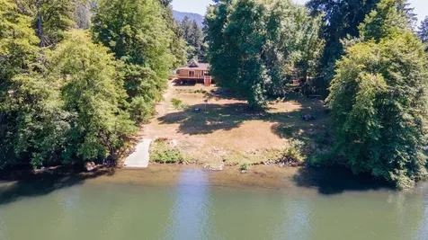2100 Rogue River Highway Grants Pass OR 97527