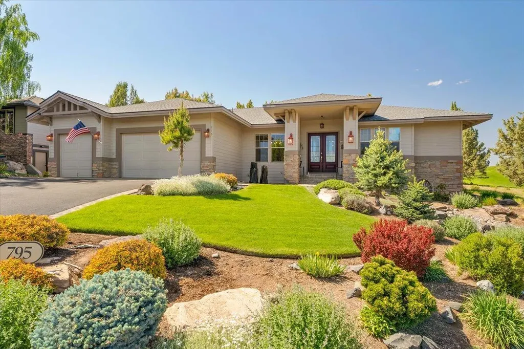 795 Victoria Falls Drive Redmond OR 97756