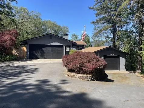 610 Sky Crest Drive Grants Pass OR 97527