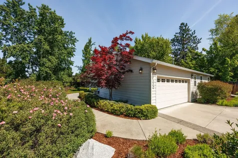 1519 Stardust Way Medford OR 97504