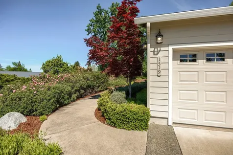 1519 Stardust Way Medford OR 97504