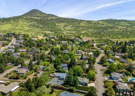 1519 Stardust Way Medford OR 97504