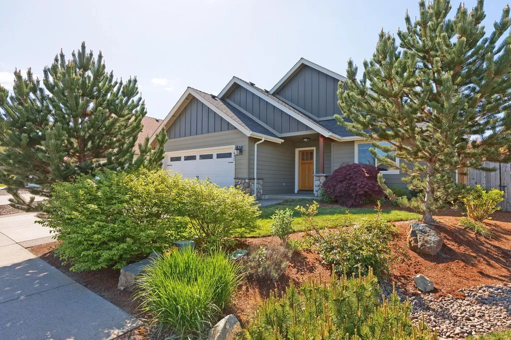 437 SE Cadet Court Grants Pass OR 97527