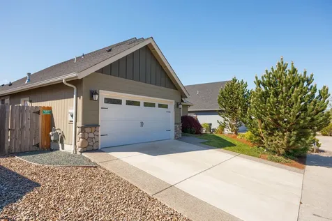 437 SE Cadet Court Grants Pass OR 97527