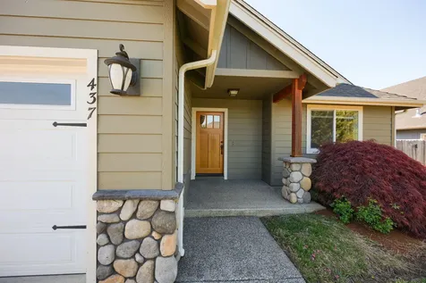 437 SE Cadet Court Grants Pass OR 97527