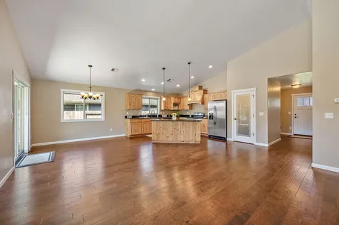 437 SE Cadet Court Grants Pass OR 97527