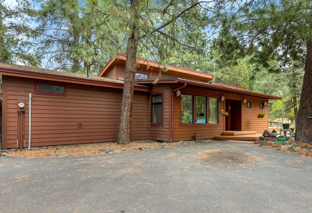 60525 Brookswood Boulevard Bend OR 97702